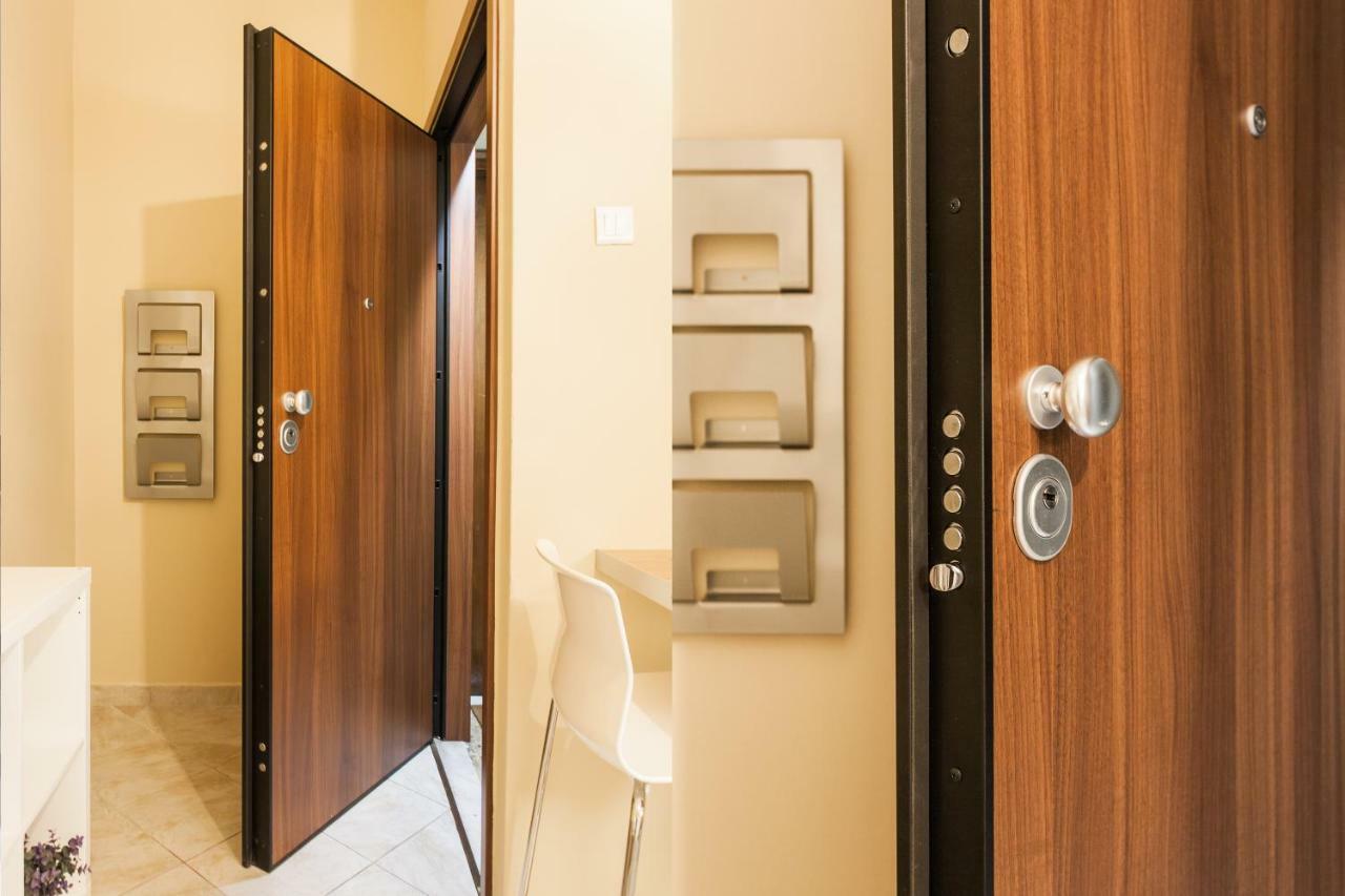 Central, Quiet, Cozy, Very Clean Private Apartment Close To Acropolis Атина Екстериор снимка